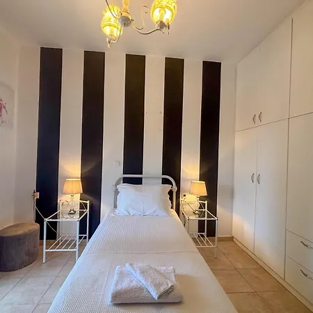 Apartment F&k House Kastania